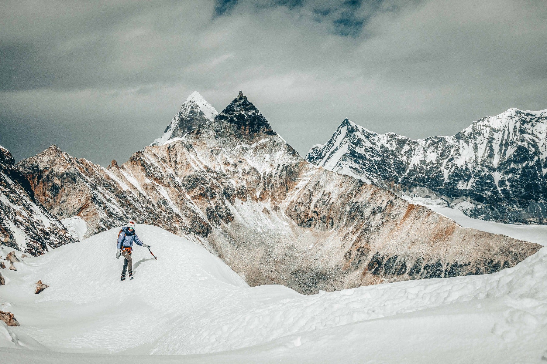 Alpi_Nepal_Herve_Barmasse_ShieldL©HBarmasse_DGoetler_Mathis_Dumas